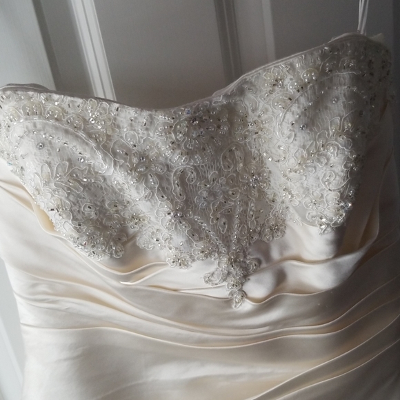 100% pure silk wedding gown - Picture 2 of 8